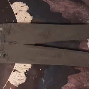 GUC faded green tomgirl style size 4 short american eagle jeans